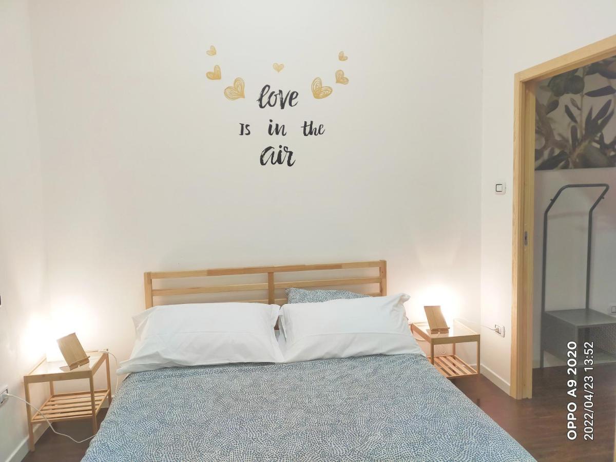 Apartament Piazza Carita' Centro Storico Neapol Pokój zdjęcie