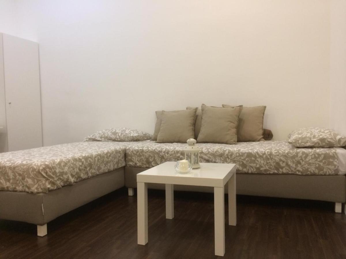 Apartament Piazza Carita' Centro Storico Neapol Zewnętrze zdjęcie