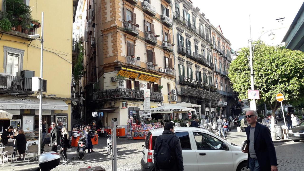 Apartament Piazza Carita' Centro Storico Neapol Zewnętrze zdjęcie